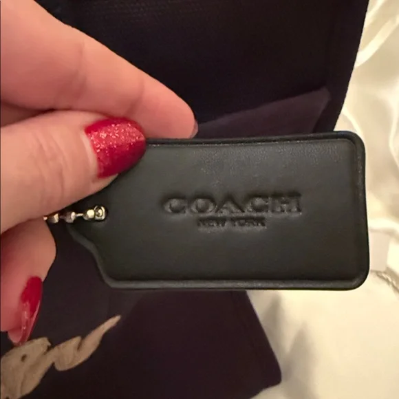 🩶 Coach NWT Large Black Cargo Tote Bag 42 With Gold Script Logo - Picture 7 of 7